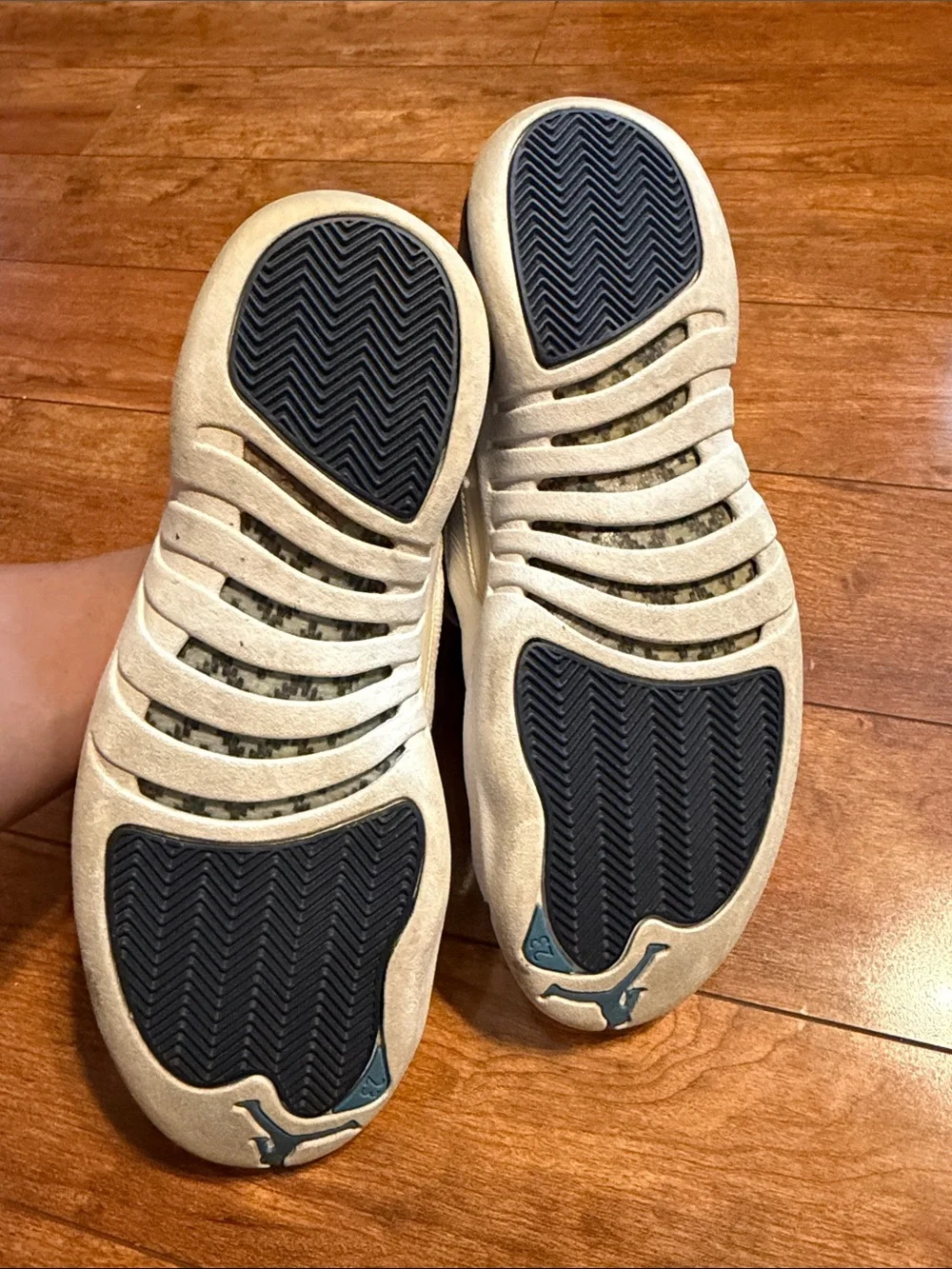 Air Jordan 12 retro Men’s Navy Blue and White High-Top Sneakers